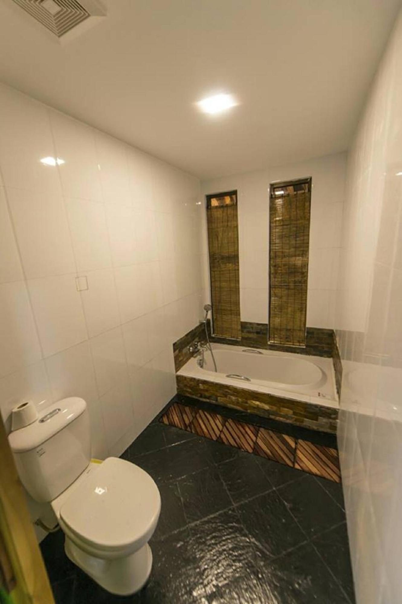 Hotel Queen Jamadevi Mawlamyine Exterior photo