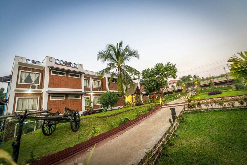 Hotel Queen Jamadevi Mawlamyine Exterior photo