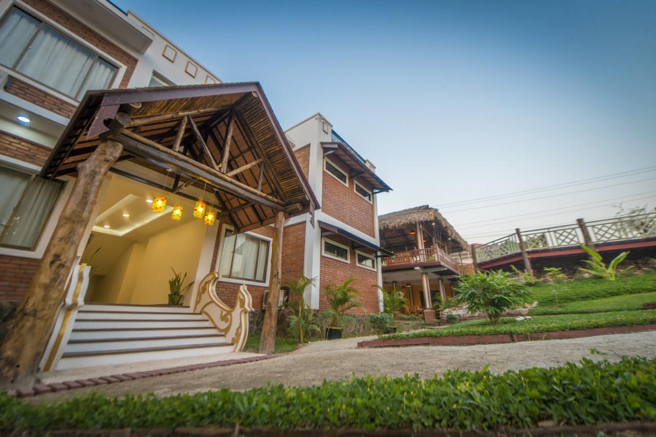 Hotel Queen Jamadevi Mawlamyine Exterior photo