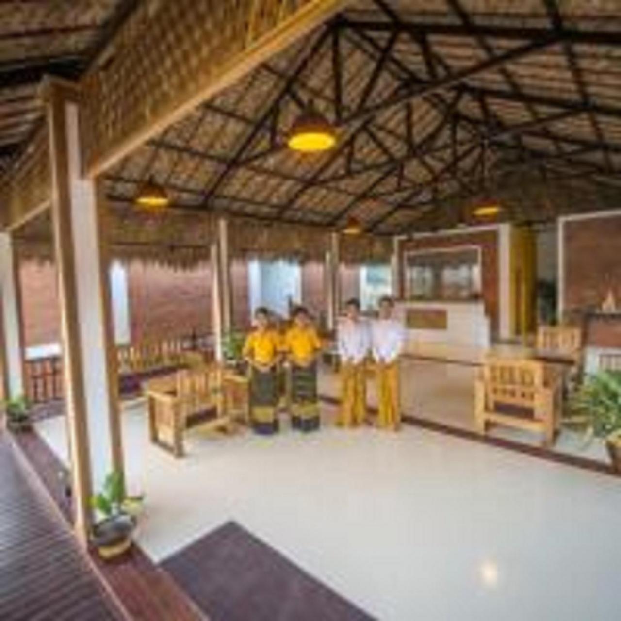 Hotel Queen Jamadevi Mawlamyine Exterior photo