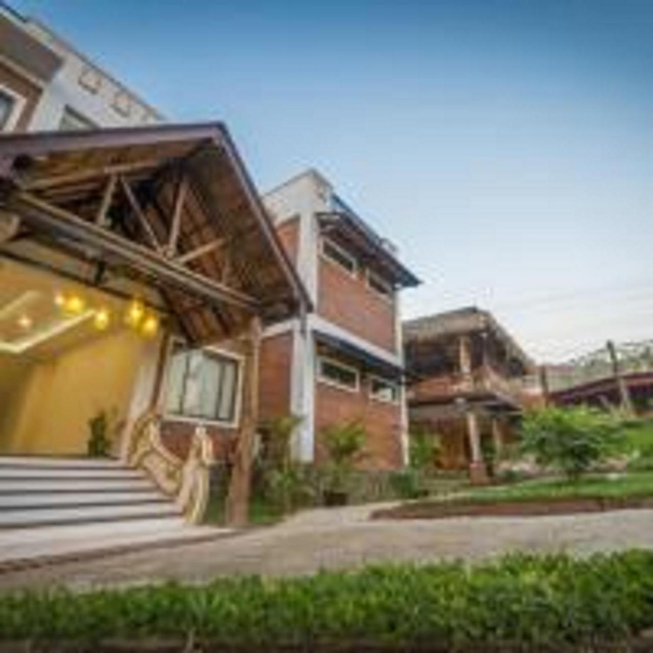 Hotel Queen Jamadevi Mawlamyine Exterior photo